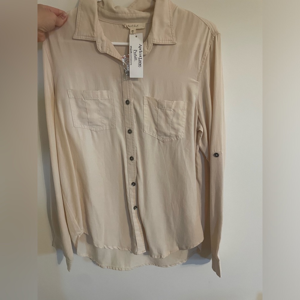 NWT cream button up top M